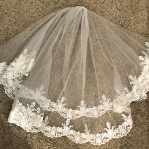 Wedding veil in great condition only used for a few hours